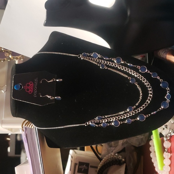 Paparazzi necklace #875 with matching earrings - Picture 1 of 1